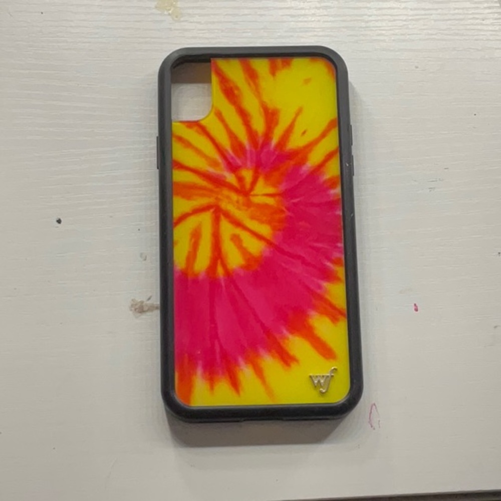 This is a really good phone case. 10 foot drop proof.